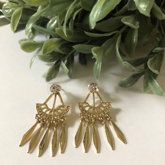 Jewelry - Gold drop earrings
